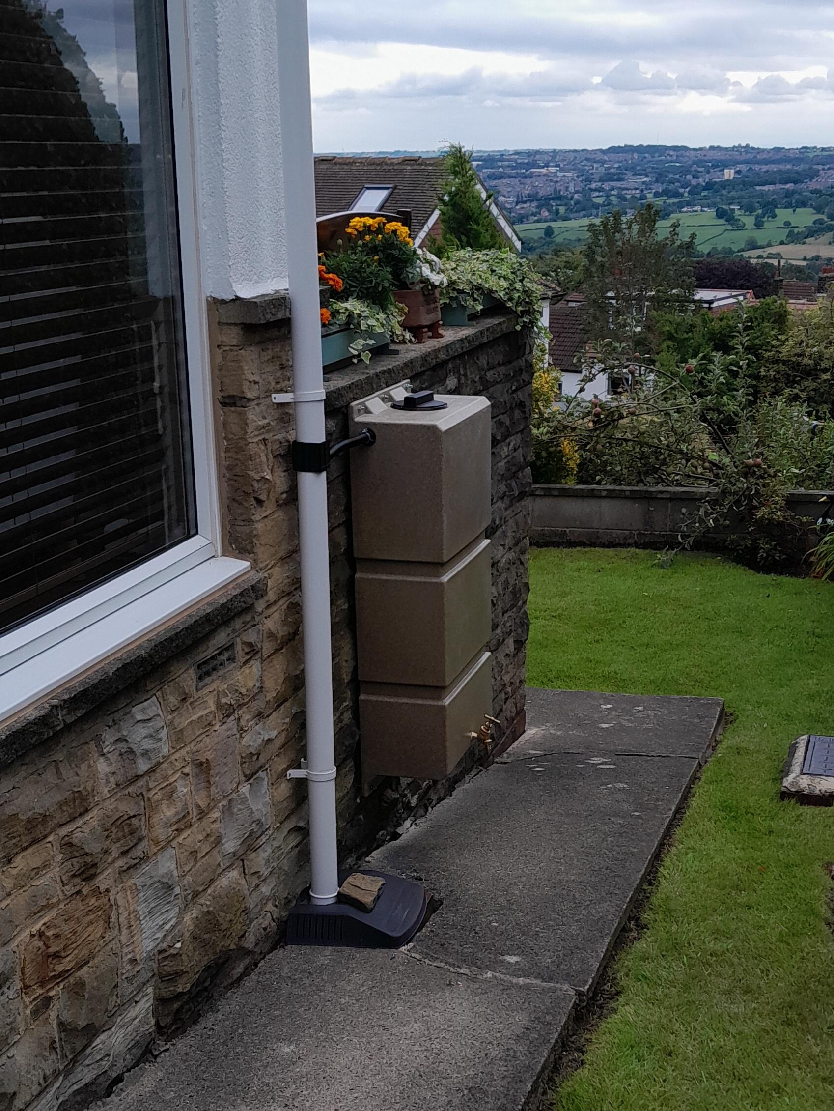 100L Wall Mounted Water Butt