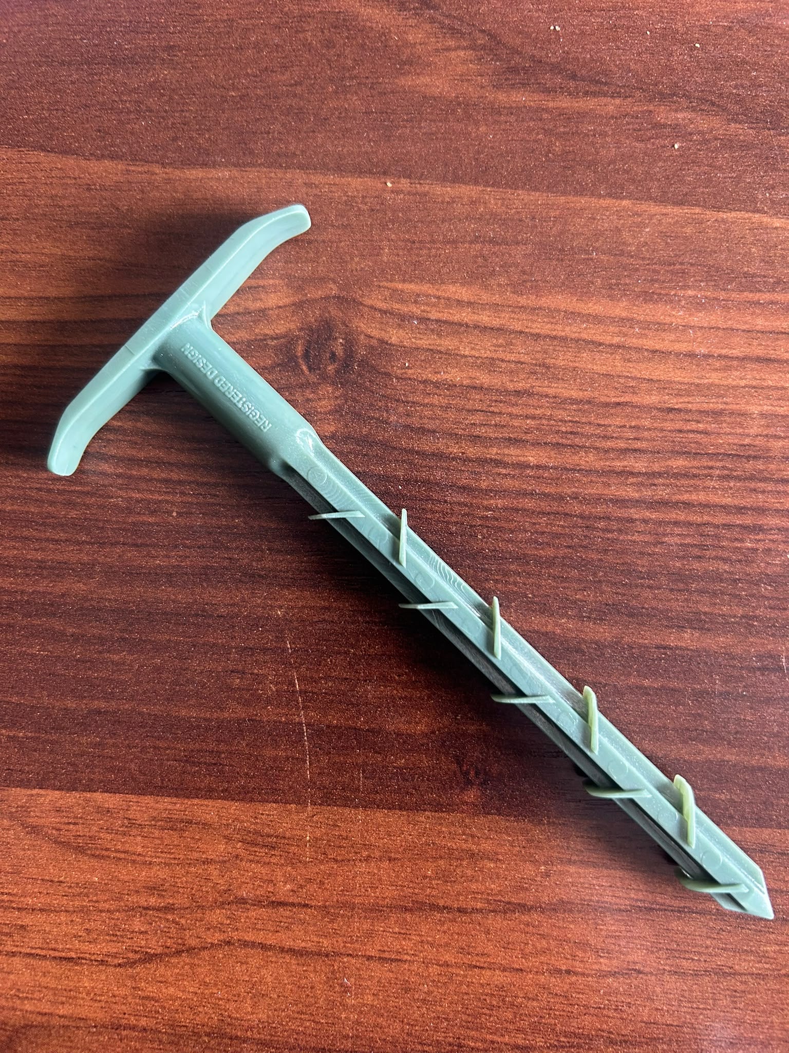 Green Geotextile Membrane Fixing Pins – Ground Anchors for Weed Control Fabric & Landscaping